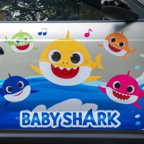 Dan tem xe VinFast Minio Green phong cach Baby Shark 1