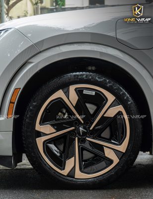 Dán đổi màu xám xi măng PET 2308 kết hợp viền vàng đồng cho VinFast VF9 