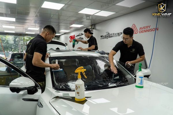 Quy trình dán cách nhiệt ô tô chuẩn chuyên nghiệp