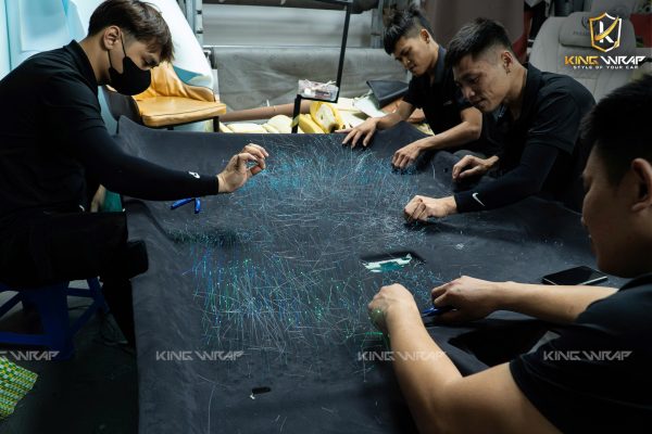 Thi công trần sao ô tô: Nâng tầm đẳng cấp nội thất với hiệu ứng bầu trời sao