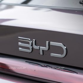 Dan doi mau decal CYS xe BYD Sealion 6 7