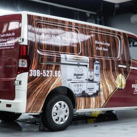 Xe tải Van SRM dán tem quảng cáo doanh nghiệp tại KingWrap 3 Xe tai Van SRM dan tem quang cao doanh nghiep tai KingWrap 3