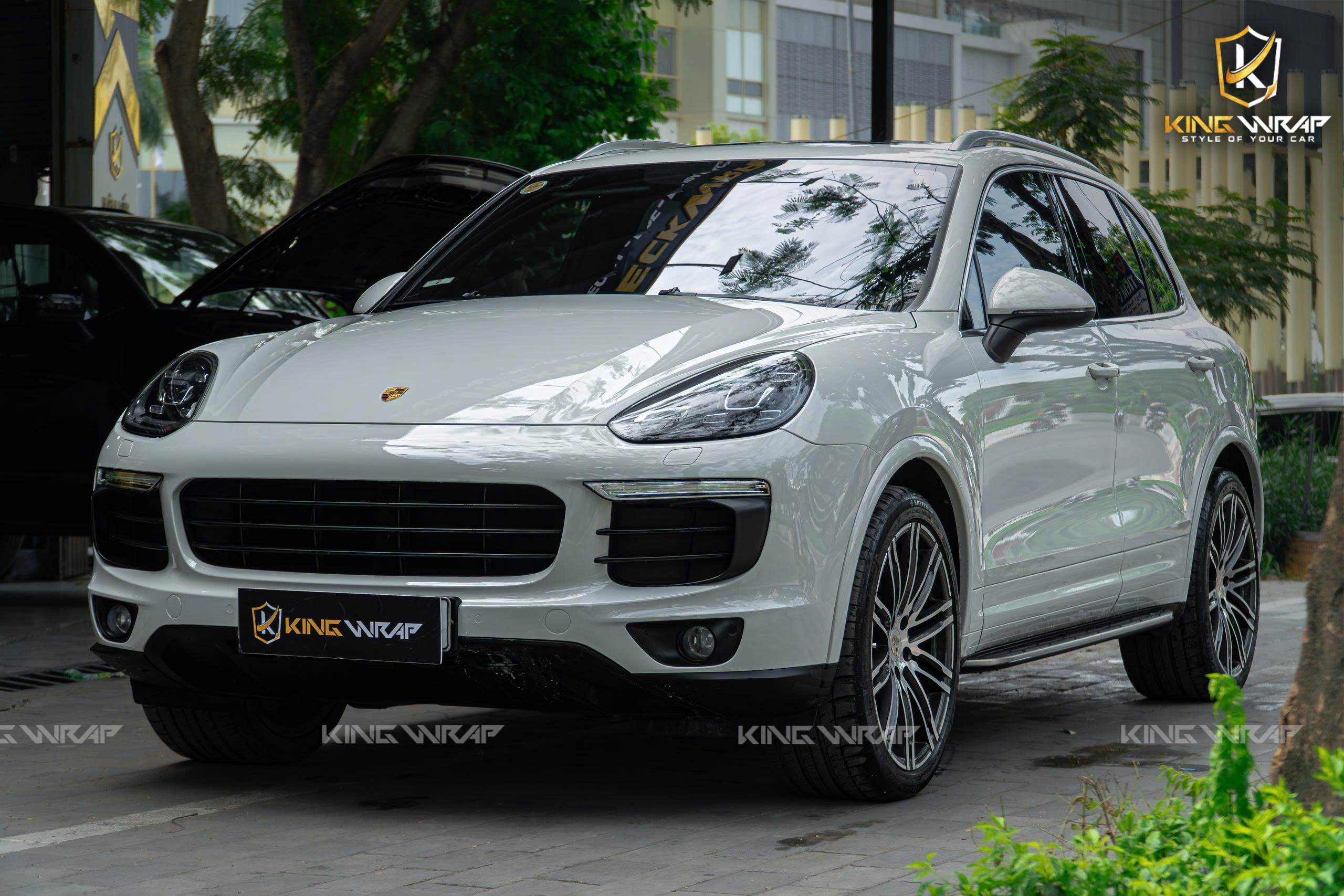 Dán đổi màu xám xi măng decal CYS cho Porsche Cayenne S