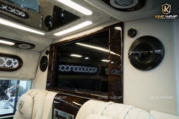 Bọc da ghế, đổi màu nội thất Transit tại KingWrap