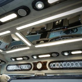 Bọc da ghế, đổi màu nội thất Transit tại KingWrap