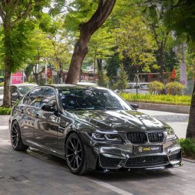 BMW 325i dan decal CYS doi mau xe tai KingWrap 1