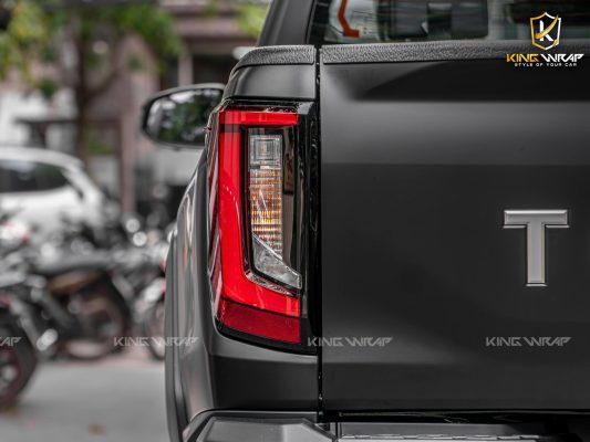 Dán decal CYS đen lì cho Toyota Hilux