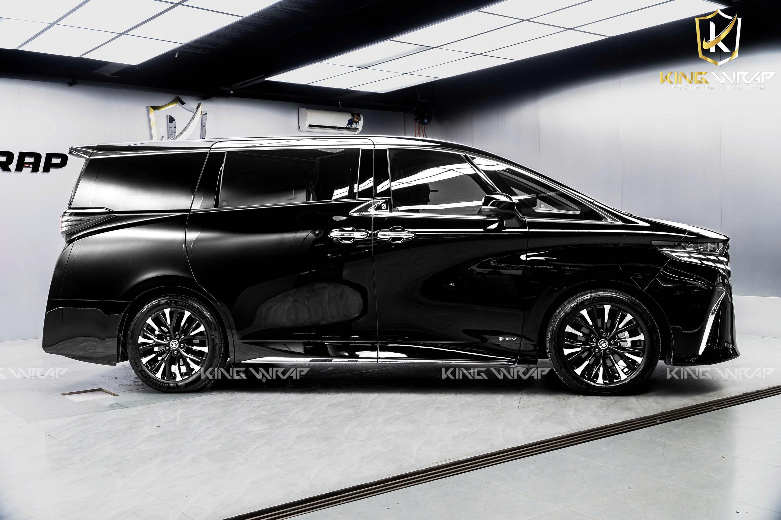 Dán PPF GSWF Xe Toyota Alphard - Giải pháp bảo vệ sơn cao cấp cho mẫu MPV hạng sang Dán PPF GSWF Xe Toyota Alphard - Giải pháp bảo vệ sơn cao cấp cho mẫu MPV hạng sang