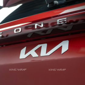 Kia Sonet boc da Nappa doi mau noi that tai KingWrap