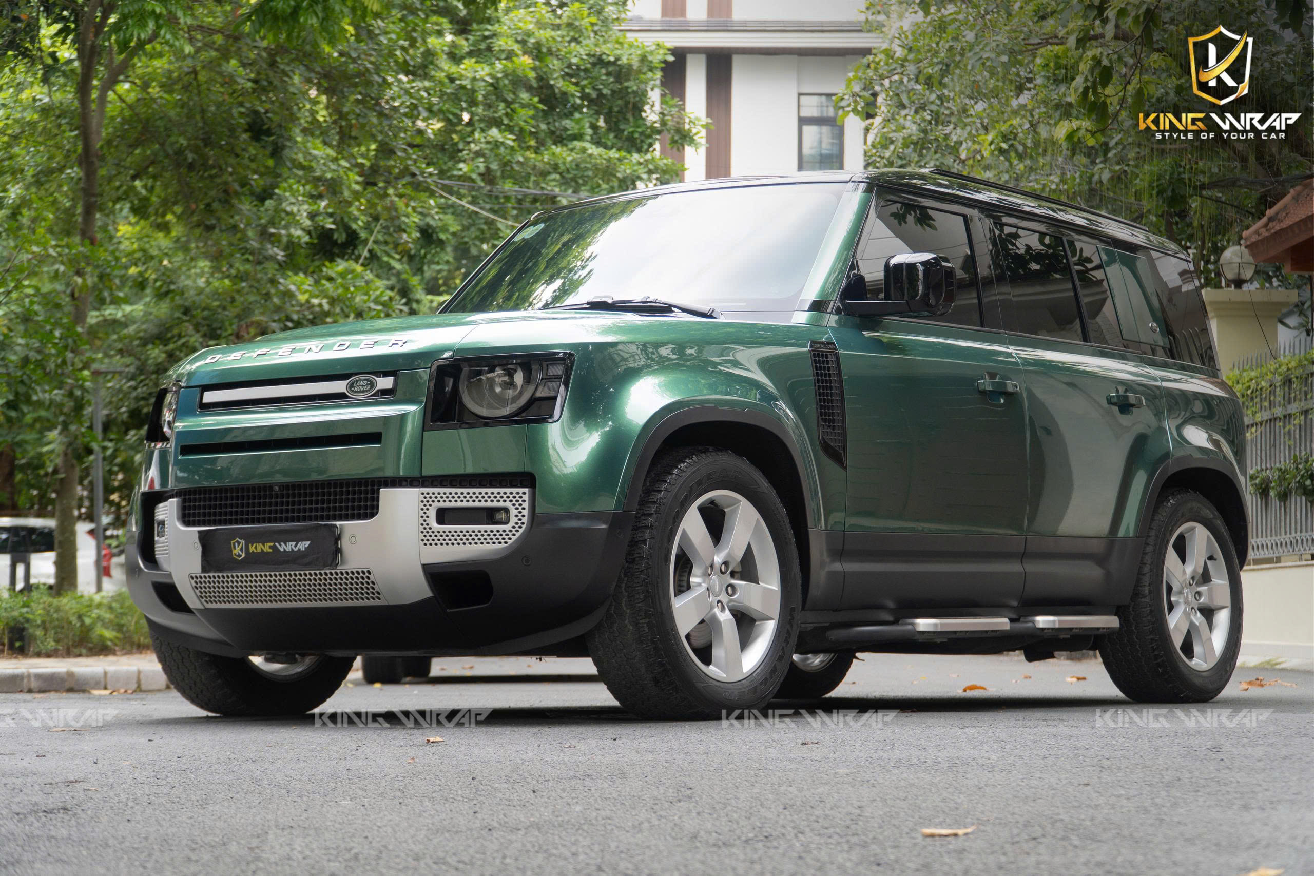 Land Rover Defender dán decal đổi màu Avery Dennison Land Rover Defender dán decal đổi màu Avery Dennison