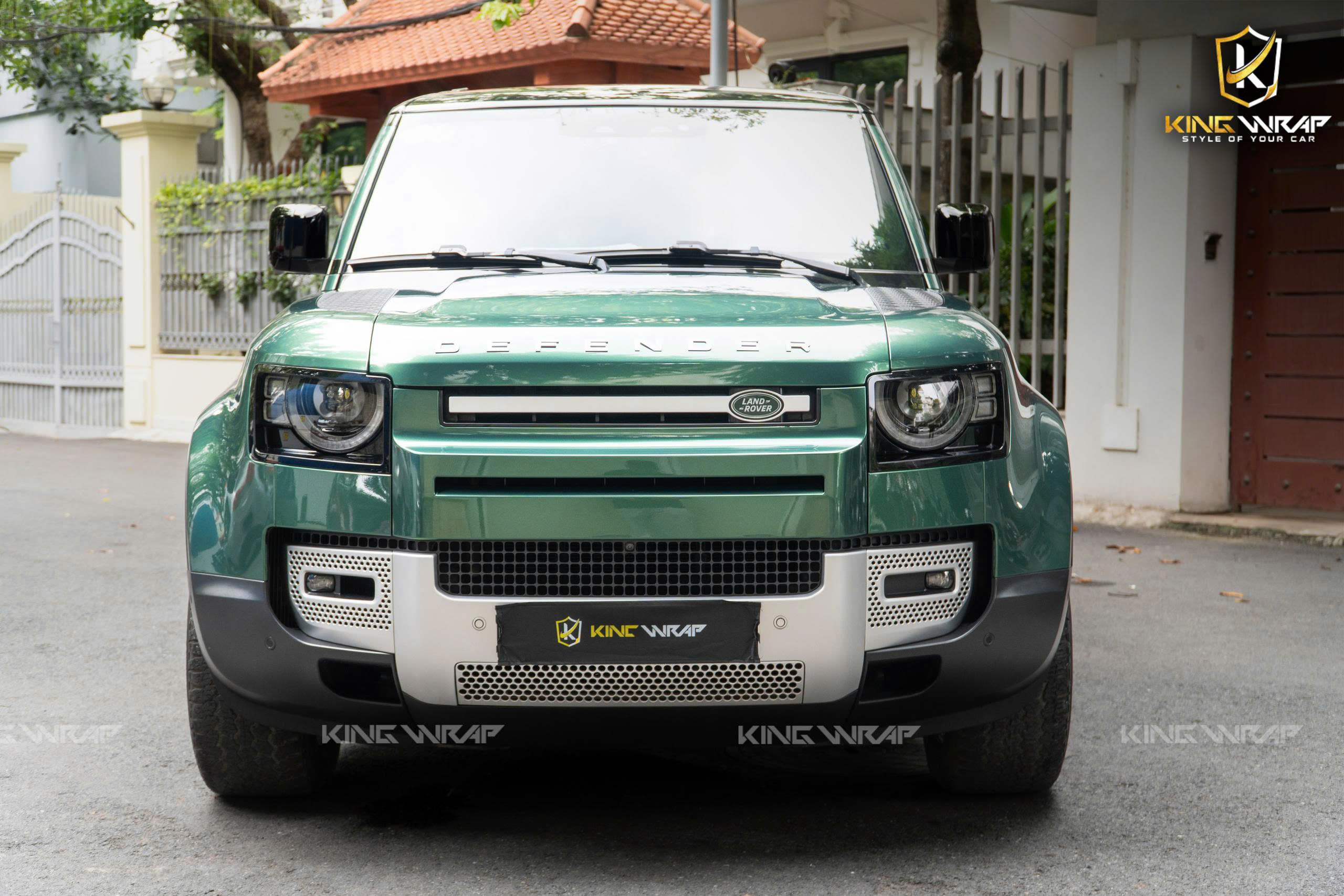 Land Rover Defender dán decal đổi màu Avery Dennison Land Rover Defender dán decal đổi màu Avery Dennison