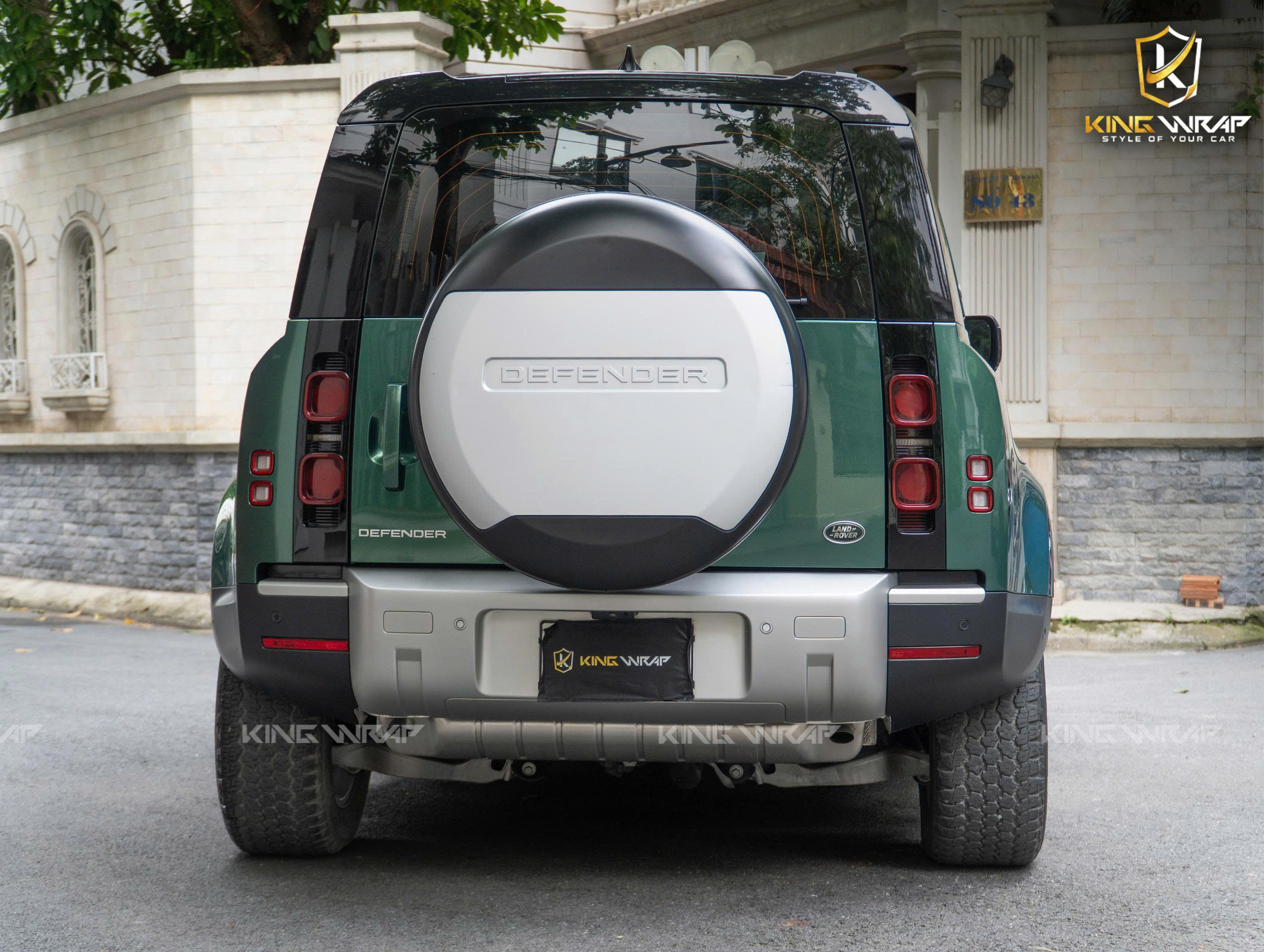 Land Rover Defender dán decal đổi màu Avery Dennison Land Rover Defender dán decal đổi màu Avery Dennison