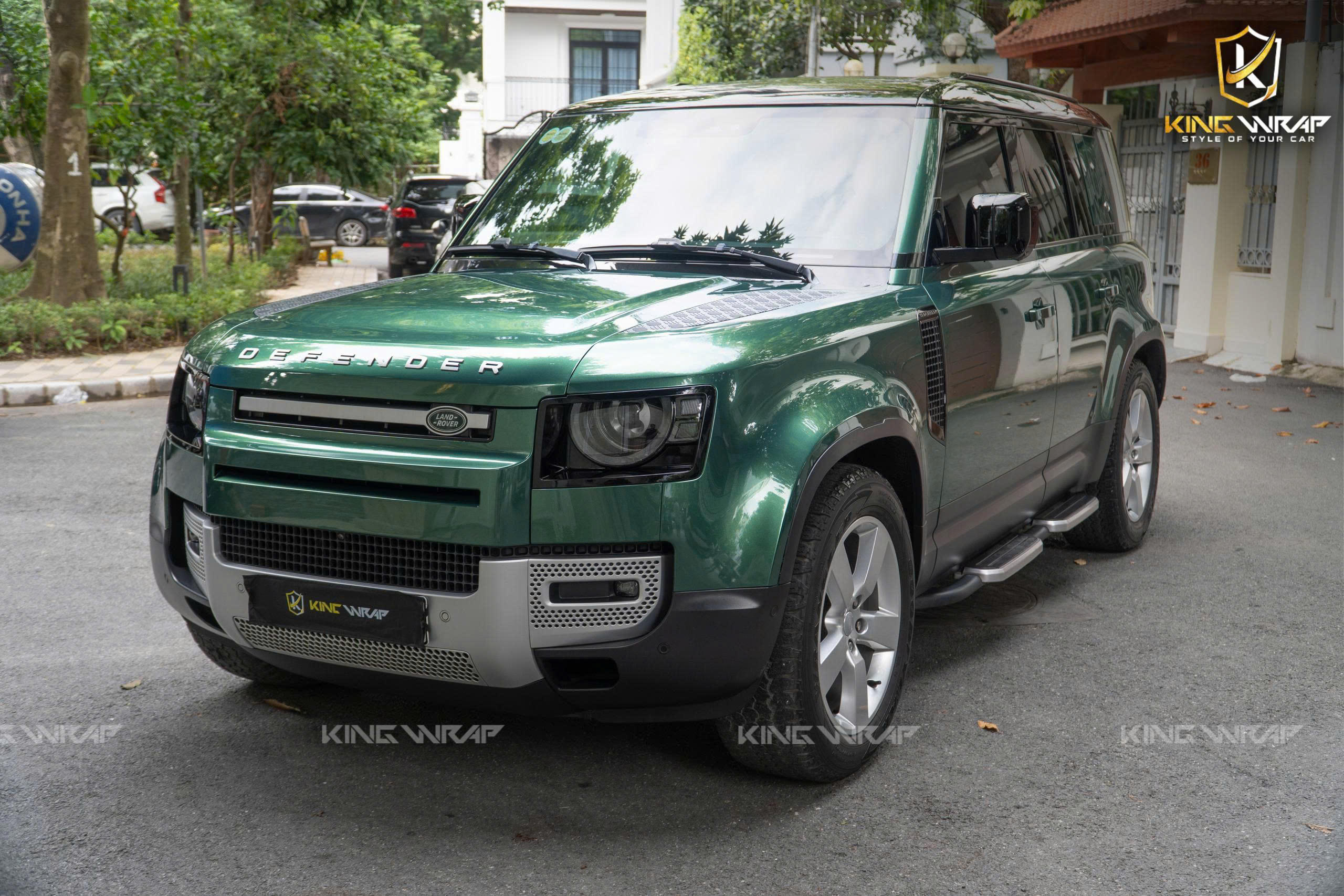 Land Rover Defender dán decal đổi màu Avery Dennison Land Rover Defender dán decal đổi màu Avery Dennison