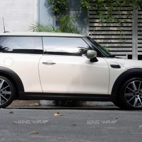 Dán decal đổi màu MINI Cooper trắng kem ngọc trai phối nóc xanh mint 5 Dán decal đổi màu MINI Cooper trắng kem ngọc trai phối nóc xanh mint