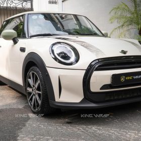 Dán decal đổi màu MINI Cooper trắng kem ngọc trai phối nóc xanh mint 1 Dán decal đổi màu MINI Cooper trắng kem ngọc trai phối nóc xanh mint