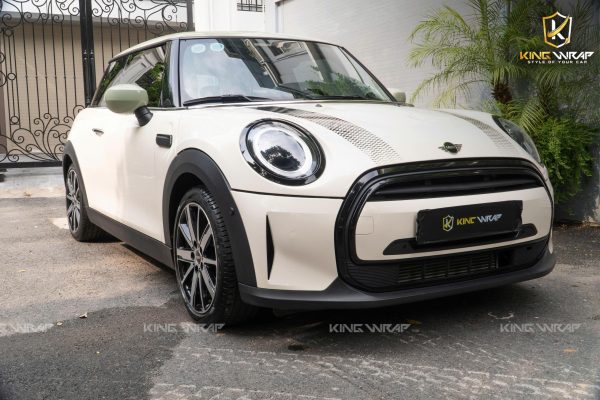 Dán decal đổi màu MINI Cooper trắng kem ngọc trai phối nóc xanh mint Dán decal đổi màu MINI Cooper trắng kem ngọc trai phối nóc xanh mint