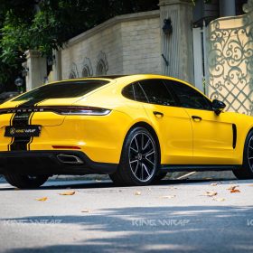 Dán đổi màu vàng Porsche Panamera 