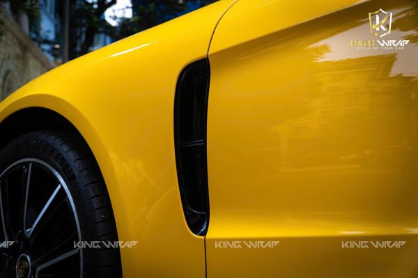 Dán đổi màu vàng Porsche Panamera 