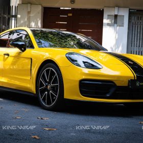 Dán đổi màu vàng Porsche Panamera 