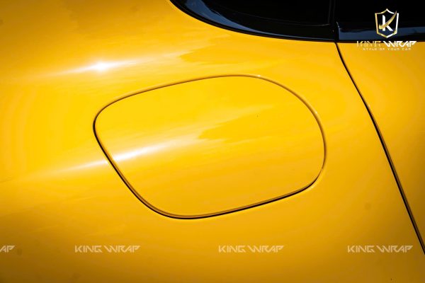 Dán đổi màu vàng Porsche Panamera 