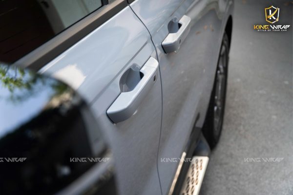 Dán đổi màu xám ghi sáng xe KIA Carnival Dán đổi màu xám ghi sáng xe KIA Carnival