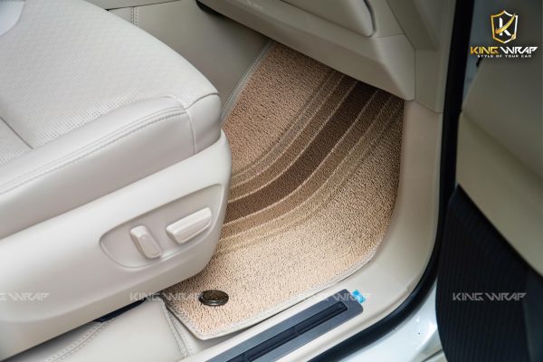 Thi công lắp thảm lót sàn da Nappa xe Toyota Land Cruiser LC300 HEV
