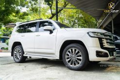 Thi công lắp thảm lót sàn da Nappa xe Toyota Land Cruiser LC300 HEV