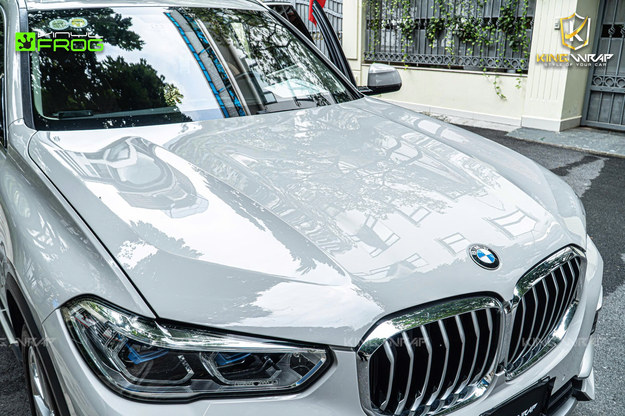 BMW X5 dán decal VinylFrog đổi màu xám xi măng BMW X5 dán decal VinylFrog đổi màu xám xi măng