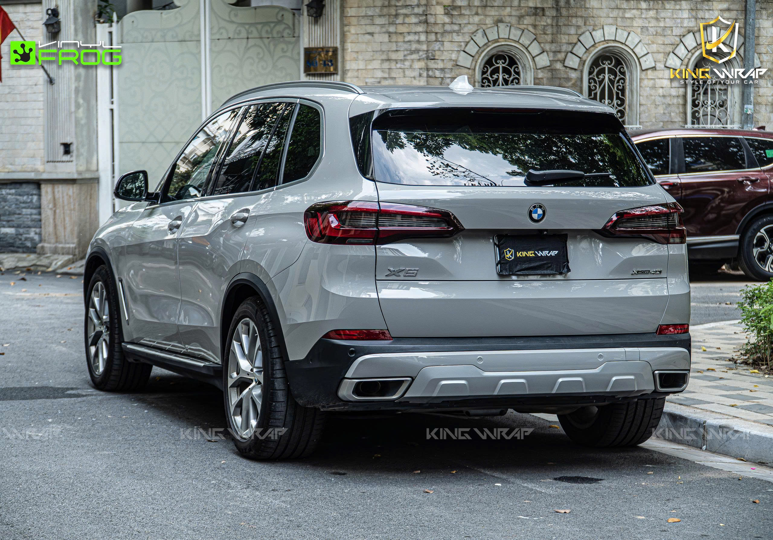 BMW X5 dán decal VinylFrog đổi màu xám xi măng BMW X5 dán decal VinylFrog đổi màu xám xi măng