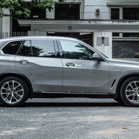 BMW X5 dán decal VinylFrog đổi màu xám xi măng 2 BMW X5 dán decal VinylFrog đổi màu xám xi măng