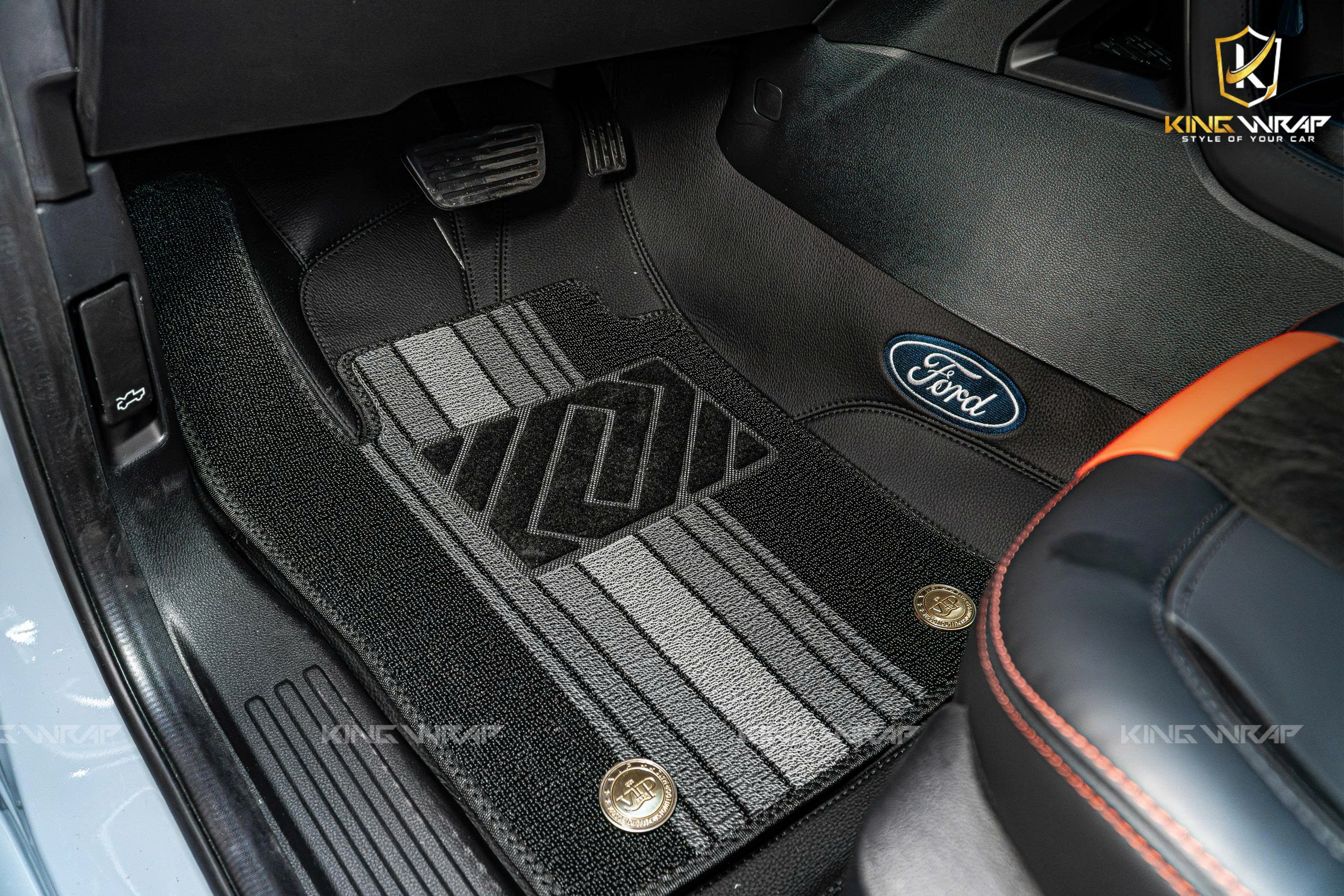 Ford Raptor làm thảm sàn da Nappa