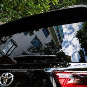 LC300 HEV dán phim cách nhiệt PhotoSync tại KingWrap