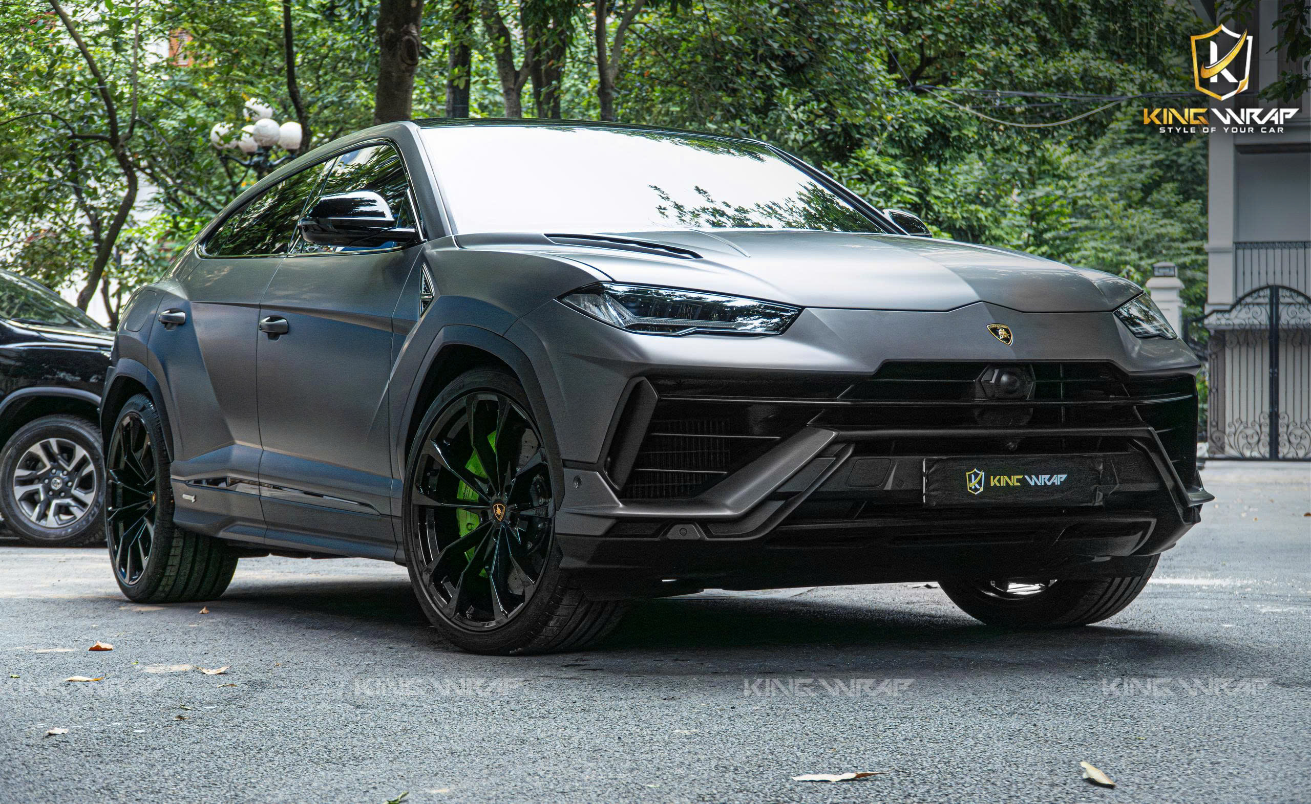 Lamborghini dán PPF V-KOOL tại KingWrap Lamborghini dán PPF V-KOOL tại KingWrap