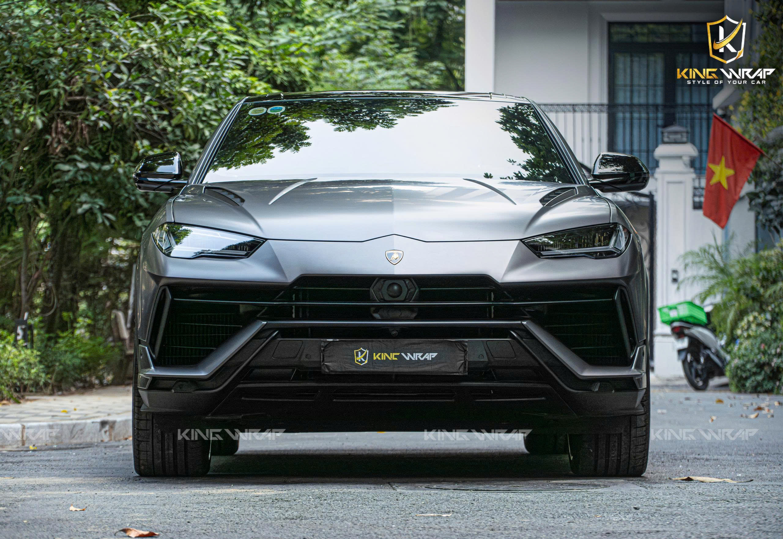 Lamborghini dán PPF V-KOOL tại KingWrap Lamborghini dán PPF V-KOOL tại KingWrap