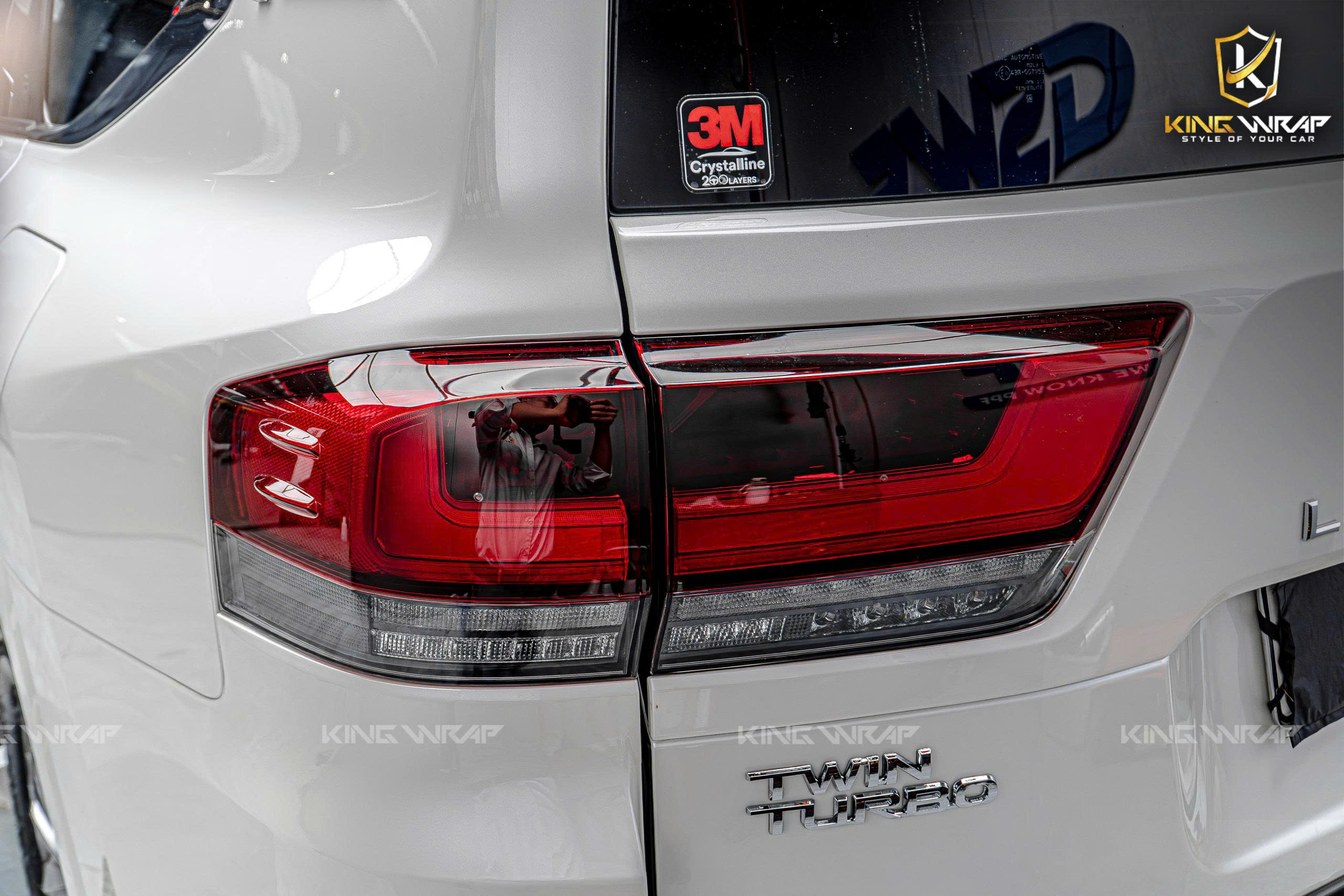 Land Cruiser LC300 HEV dán PPF V-Kool tại KingWrap Land Cruiser LC300 HEV dán PPF V-Kool tại KingWrap