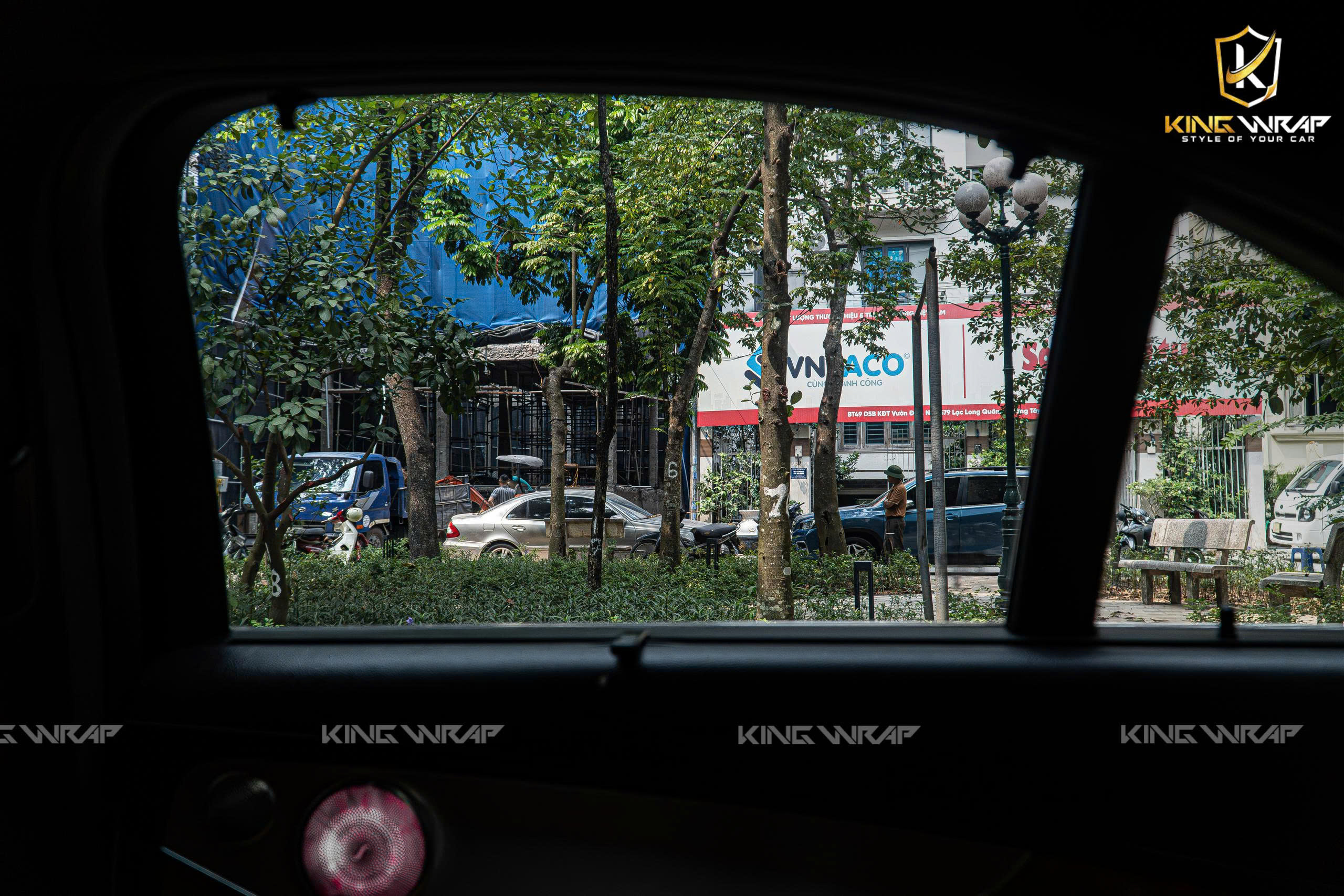 Mercedes C300 dán phim cách nhiệt Photosync cao cấp Mercedes C300 dán phim cách nhiệt Photosync cao cấp