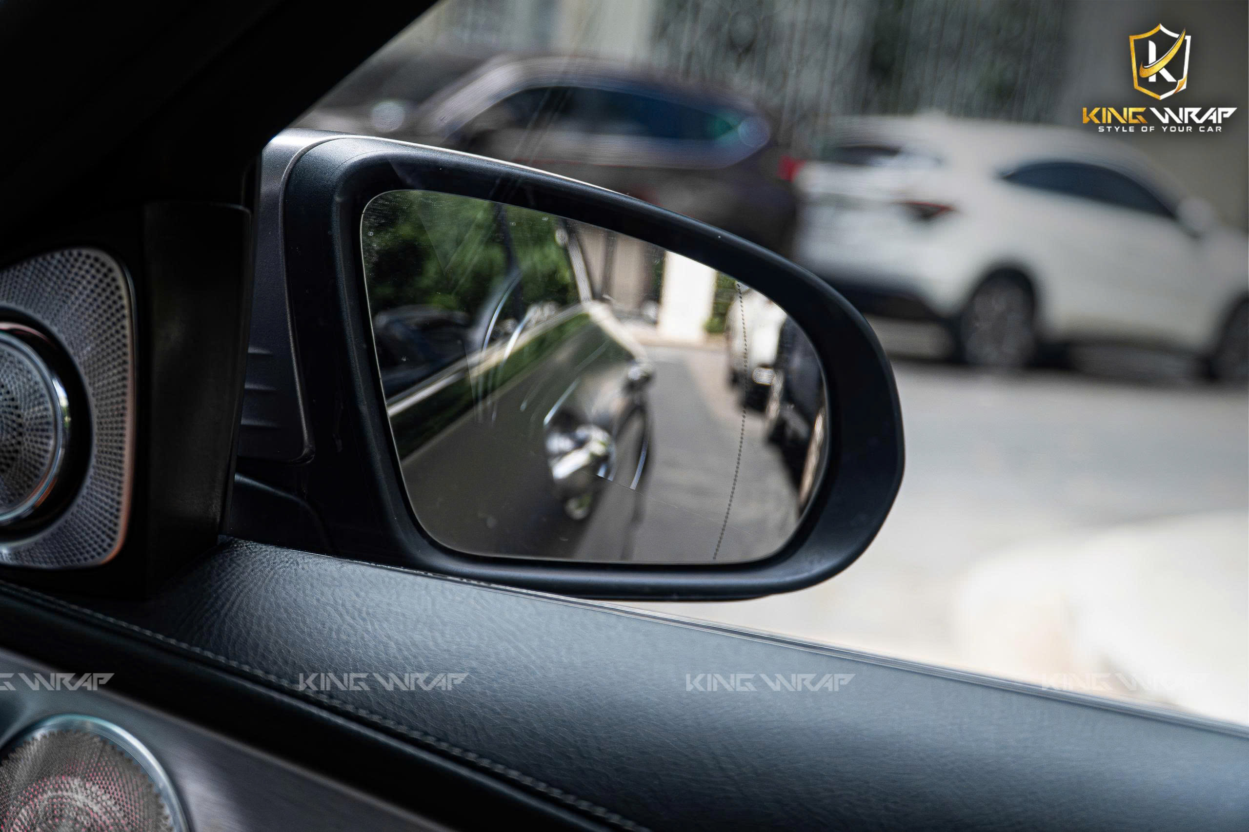 Mercedes C300 dán phim cách nhiệt Photosync cao cấp Mercedes C300 dán phim cách nhiệt Photosync cao cấp
