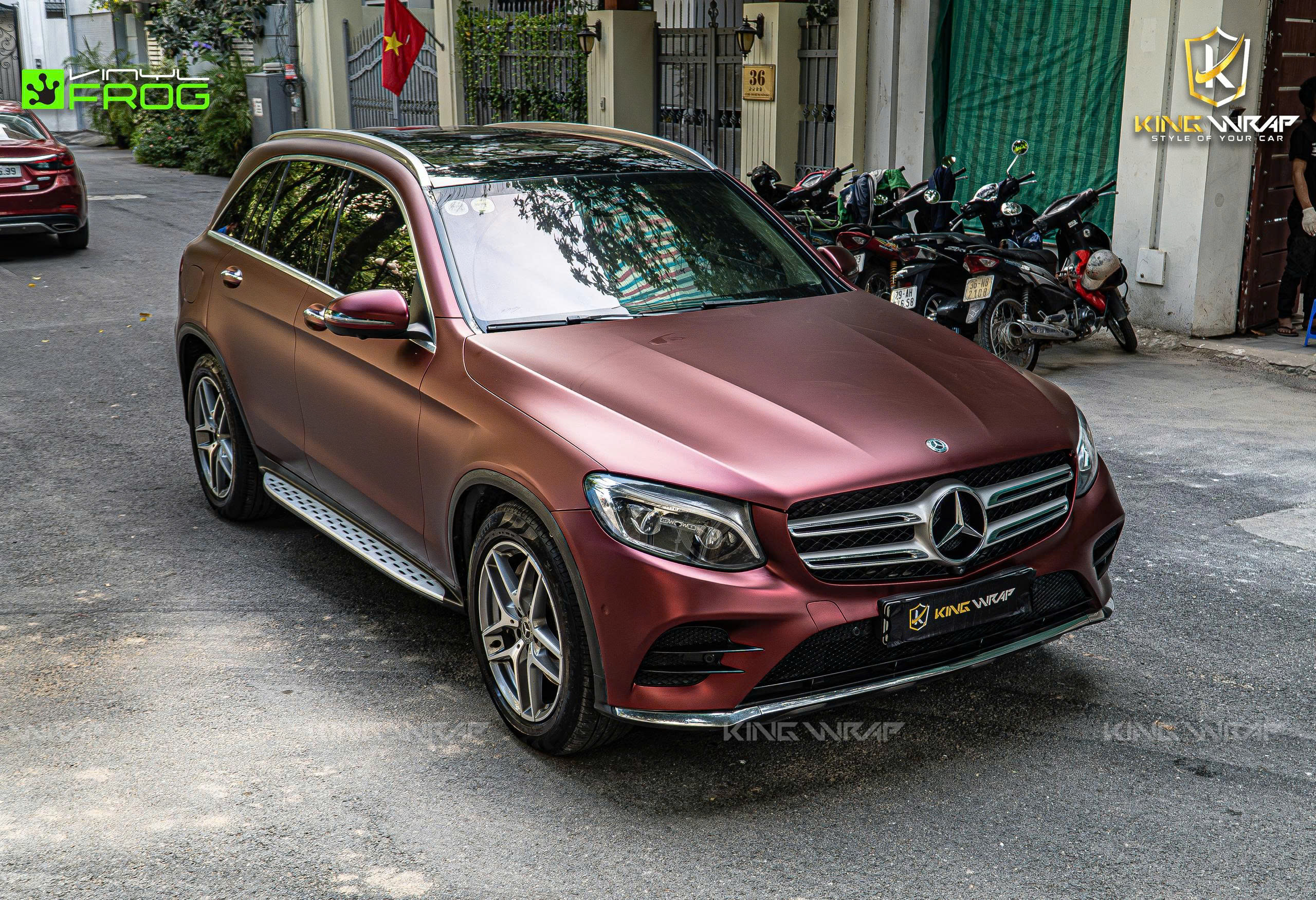 Mercedes GLC300 dán đổi màu đỏ Bordeaux decal VinylFrog
