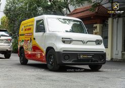 VinFast EC Van dán tem quảng cáo doanh nghiệp tại KingWrap