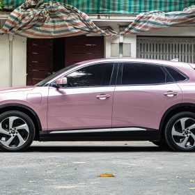 VinFast Lux A2.0 dán đổi màu hồng decal VinylFrog 8 VinFast Lux A2.0 dán đổi màu hồng decal VinylFrog