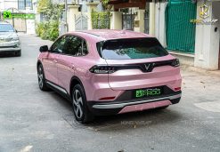 VinFast Lux A2.0 dán đổi màu hồng decal VinylFrog