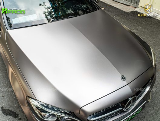Dán đổi màu xám titan VinylFrog Mercedes C300 Dán đổi màu xám titan VinylFrog Mercedes C300