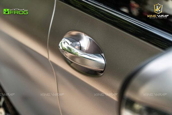 Dán đổi màu xám titan VinylFrog Mercedes C300 Dán đổi màu xám titan VinylFrog Mercedes C300